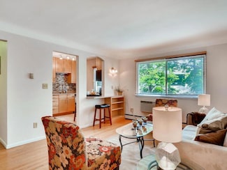 656 Ashland Ave Unit 11, Saint Paul, MN 55104