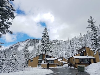 2090 Chalet Rd Unit 4, Alpine Meadows, CA 96146