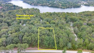 164 Doe Valley Pkwy E, Brandenburg, KY 40108