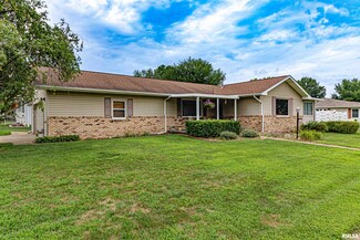 2408 Apple St, Pekin, IL 61554