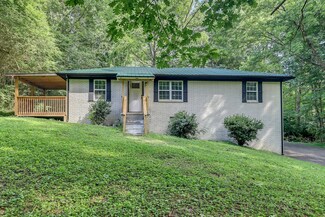 827 Spring St, Red Boiling Springs, TN 37150