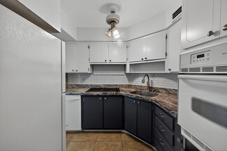 2151 NE 42nd Ct Unit 136, Lighthouse Point, FL 33064