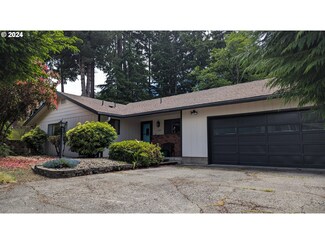 1845 Lincoln Rd, Coos Bay, OR 97420