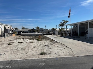2998 Bowsprit Ln, Saint James City, FL 33956