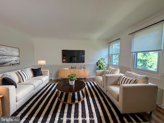 4824 Chevy Chase Dr Unit 302, Chevy Chase, MD 20815