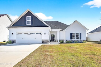 910 Uplands Ln, Jacksonville, NC 28540