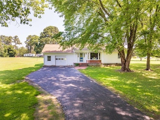 22347 Custis St, Wachapreague, VA 23480