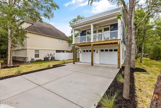 123 NW 22nd St, Oak Island, NC 28465