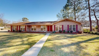 1802 Adrian Rd, Dothan, AL 36303