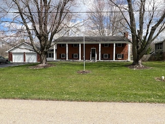 136 Maplewood Dr, Batavia, OH 45103