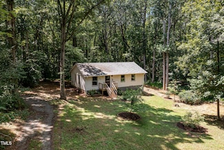 1512 Edwards Dr, Chapel Hill, NC 27516