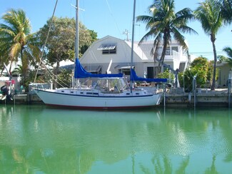 241 5th St, Key Colony Beach, FL 33421