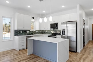 425 W 8th St Unit 19, New Richmond, WI 54017