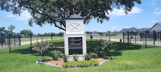 3138 W Tower Cir, Santa Fe, TX 77517