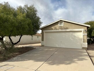 7412 S Bolingbroke Ave, Tucson, AZ 85746