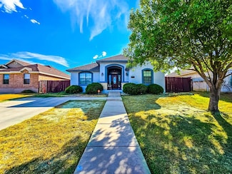 2673 Crown View Dr, Eagle Pass, TX 78852