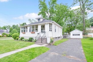 121 Meadow Rd, Longmeadow, MA 01106