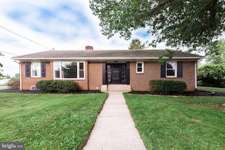 412 S 7th St, Chambersburg, PA 17201