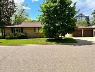 5300 Fairview Ave N, Minneapolis, MN 55429