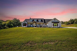 215 Deer Glade Ct, Azle, TX 76020