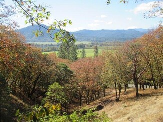 319 El Camino Way, Grants Pass, OR 97526