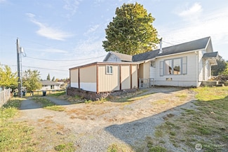 817 W 13th St, Port Angeles, WA 98363