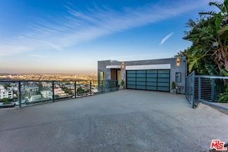 8654 Hollywood Blvd, Los Angeles, CA 90069