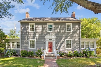 114 Thomas St, Smithfield, VA 23430