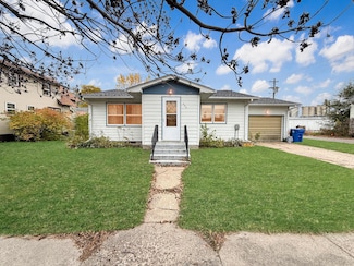 409 W 3rd St, Madison, MN 56256