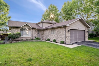 707 Ferret Crossing, Oswego, IL 60543
