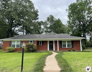 6 Arnold Dr, Texarkana, AR 71854