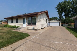 516 W Ingals Ave, Bismarck, ND 58504