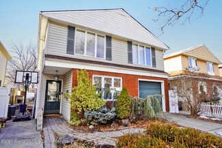 220 Woodbine Ave, Staten Island, NY 10314