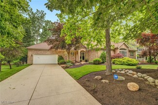 1025 Cedarwood Ln, Medina, OH 44256