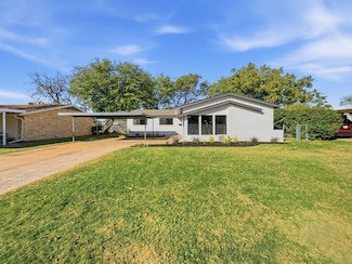 216 Opal St, Saginaw, TX 76179