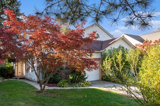 471 Village Oaks Ct, Ann Arbor, MI 48103