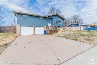 1504 Knollcrest Dr, Junction City, KS 66441