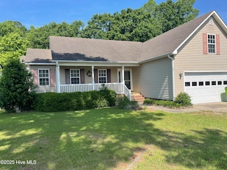 204 Fishing Creek Dr, New Bern, NC 28562