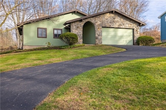 104 Woodside Dr, Penfield, NY 14526