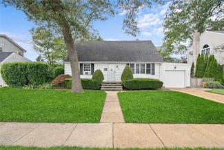 94 Charles Ave, Massapequa Park, NY 11762