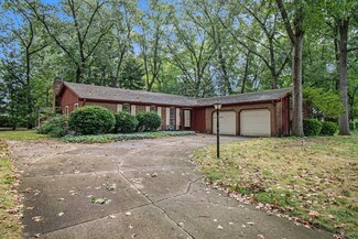 53130 Haddington Dr, South Bend, IN 46635