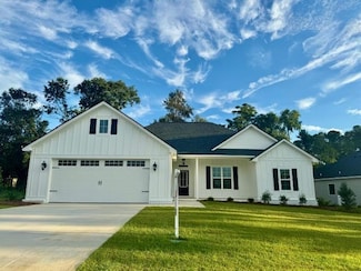 5112 Hatfield Cir, Hahira, GA 31632