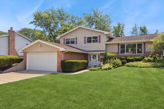 701 69th St, Darien, IL 60561