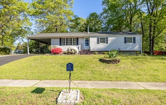 8 Timber Hill Rd, Plainville, CT 06062