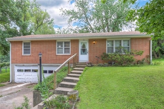 1504 Thompson Ave, Liberty, MO 64068