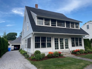33 Grove Ave, Madison, CT 06443