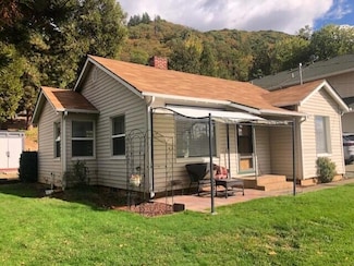 1635 NE Beverly Dr, Grants Pass, OR 97526