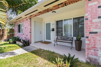 22 SE 13th Terrace Unit 2, Dania Beach, FL 33004