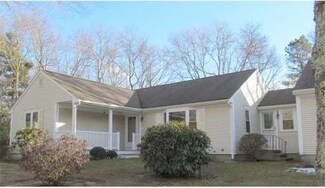 5 Rolling Oaks Dr, Pocasset, MA 02559