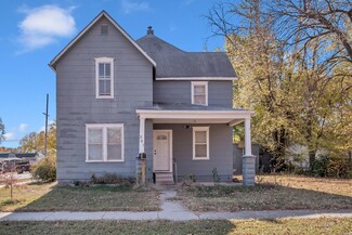 301 SW 3rd St, Newton, KS 67114
